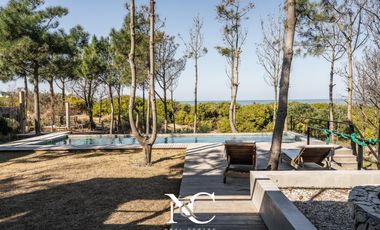 Casa en venta en Costa Esmeralda 1era linea de mar