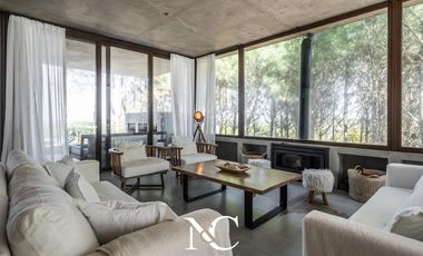 Casa en venta en Costa Esmeralda 1era linea de mar
