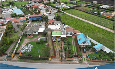 Hermosa Casa Multifamiliar En Venta en Tabio