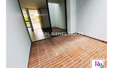 Casa unifamiliar en arriendo | Unidad cerrada.