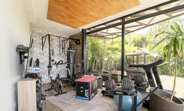 Vende Casa campestre Vista panoramica  Un Crr- Altos del Poblado