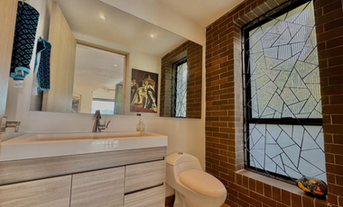 Vende Casa campestre Vista panoramica  Un Crr- Altos del Poblado