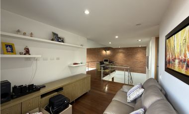 AMPLIA Y MODERNA CASA EN RENTA - LOMA DEL ESCOBERO