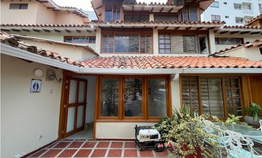 Casa de 3 pisos en arriendo/Rodadero Sur Santa Marta