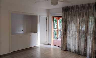 ARRIENDO CASA EN EL SECTOR DE ALAMOS COD 9720103