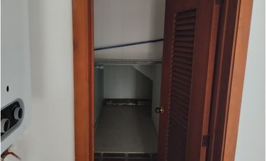 ARRIENDO CASA EN EL SECTOR DE ALAMOS COD 9720103