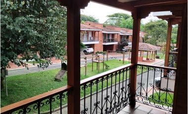ARRIENDO CASA EN EL SECTOR DE ALAMOS COD 9720103