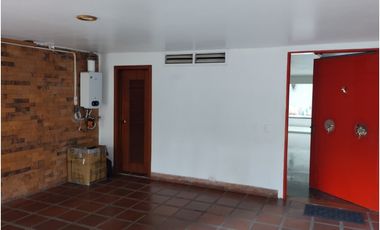 ARRIENDO CASA EN EL SECTOR DE ALAMOS COD 9720103