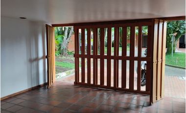 ARRIENDO CASA EN EL SECTOR DE ALAMOS COD 9720103