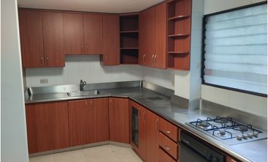ARRIENDO CASA EN EL SECTOR DE ALAMOS COD 9720103