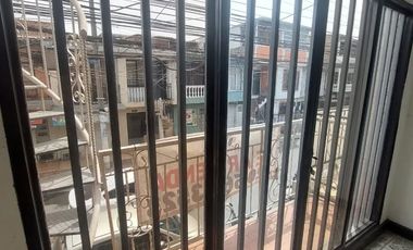 APARTAMENTO EN SEGUNDO PISO - BARRIO FLORALIA, CALI