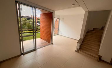 Casa Arriendo o Venta Cinco Soles, Jamundí, Esquinera, amplia y bien ubicada.
