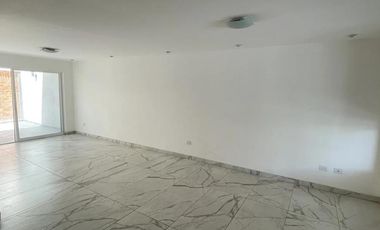 Casa en Venta al Norte en Bosques del Paraíso