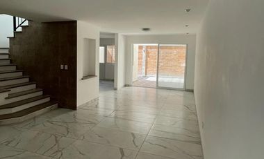 Casa en Venta al Norte en Bosques del Paraíso