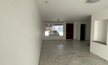 Casa en Venta al Norte en Bosques del Paraíso