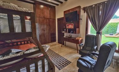 Casa Colonial Moderna con Piscina y Jardín en Fraccionamiento Privado en Valladolid