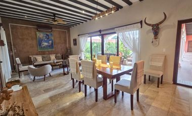 Casa Colonial Moderna con Piscina y Jardín en Fraccionamiento Privado en Valladolid