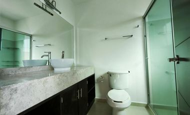 Casa en renta 3 recamarás cochera techada Fraccionamiento Mayorazgo León Gto.