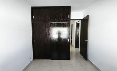 Casa en renta 3 recamarás cochera techada Fraccionamiento Mayorazgo León Gto.