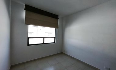 Casa en renta 3 recamarás cochera techada Fraccionamiento Mayorazgo León Gto.