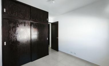 Casa en renta 3 recamarás cochera techada Fraccionamiento Mayorazgo León Gto.