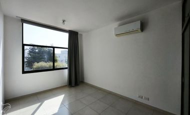 Casa en renta 3 recamarás cochera techada Fraccionamiento Mayorazgo León Gto.