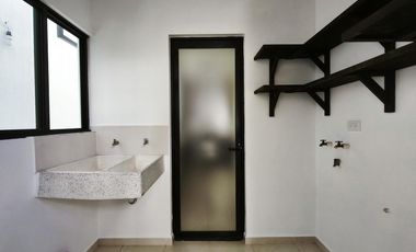 Casa en renta 3 recamarás cochera techada Fraccionamiento Mayorazgo León Gto.