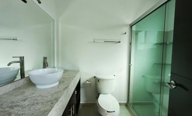 Casa en renta 3 recamarás cochera techada Fraccionamiento Mayorazgo León Gto.