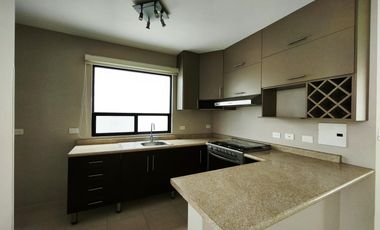 Casa en renta 3 recamarás cochera techada Fraccionamiento Mayorazgo León Gto.