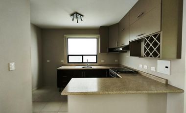 Casa en renta 3 recamarás cochera techada Fraccionamiento Mayorazgo León Gto.