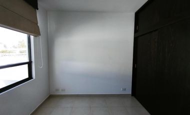 Casa en renta 3 recamarás cochera techada Fraccionamiento Mayorazgo León Gto.