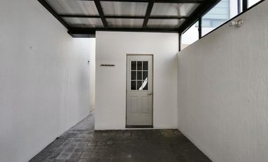 Casa en renta 3 recamarás cochera techada Fraccionamiento Mayorazgo León Gto.