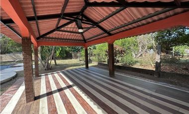 CHAME / BEJUCO / 1481 M / 4 HABITACION / 2 BAÑOS / PISCINA / AG