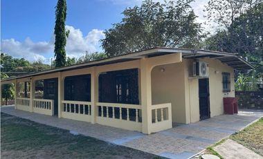 CHAME / BEJUCO / 1481 M / 4 HABITACION / 2 BAÑOS / PISCINA / AG