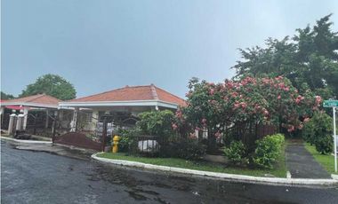 VENTA CASA EN ALBROOK 540M2 LLANOS DE CURUNDU CV