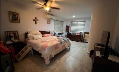 VENTA CASA EN ALBROOK 540M2 LLANOS DE CURUNDU CV