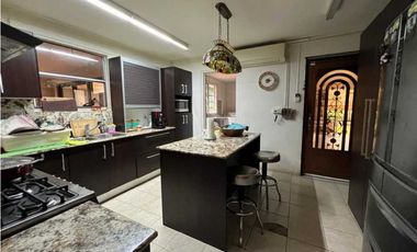 VENTA CASA EN ALBROOK 540M2 LLANOS DE CURUNDU CV