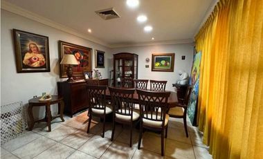 VENTA CASA EN ALBROOK 540M2 LLANOS DE CURUNDU CV