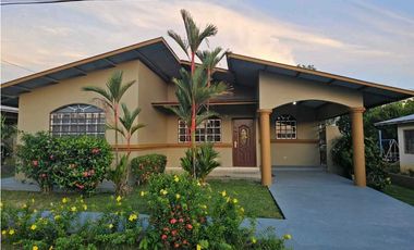 ALQUILER DE CASA EN DAVID ALGARROBOS