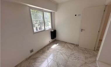 PH DE 2 AMBIENTES A LA CALLE MUY LUMINOSO - ITALIA 1848