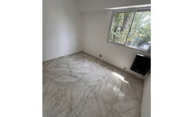 PH DE 2 AMBIENTES A LA CALLE MUY LUMINOSO - ITALIA 1848