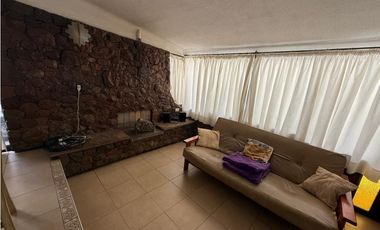VENDE CASA CON QUINCHO CERRADO en DORREGO, GUAYMALLÉN, MENDOZA.