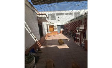 VENDE CASA CON QUINCHO CERRADO en DORREGO, GUAYMALLÉN, MENDOZA.