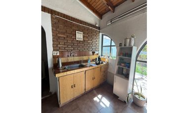 VENDE CASA CON QUINCHO CERRADO en DORREGO, GUAYMALLÉN, MENDOZA.