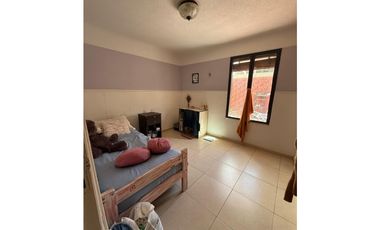 VENDE CASA CON QUINCHO CERRADO en DORREGO, GUAYMALLÉN, MENDOZA.