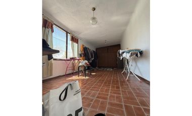 VENDE CASA CON QUINCHO CERRADO en DORREGO, GUAYMALLÉN, MENDOZA.