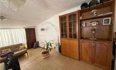 VENDE CASA CON QUINCHO CERRADO en DORREGO, GUAYMALLÉN, MENDOZA.