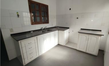 VENDE CASA en LAS TORTUGAS, GODOY CRUZ, MENDOZA.