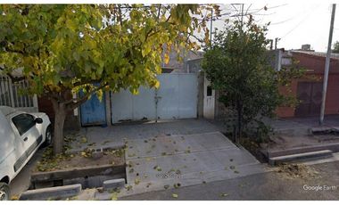 VENDE GALPÓN CON OFICINAS Y DOS DEPARTAMENTOS en DORREGO, GUAYMALLÉN.