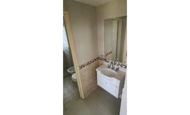 ALQUILER - UN DOR CON BALCON SEMI AMOBLADO - AV COLON 4800